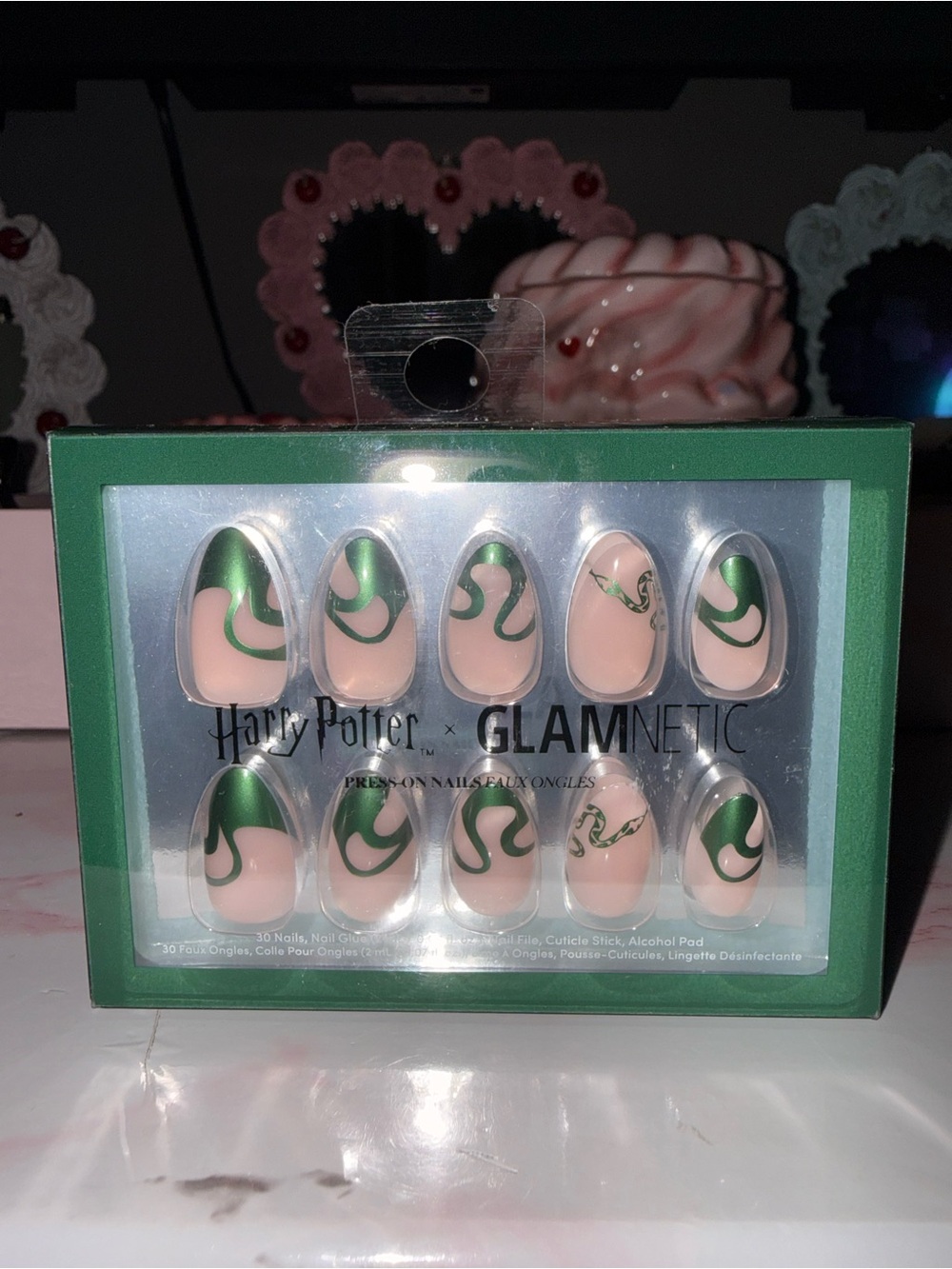 Glamnetic x Harry Potter “Parsel Tongue” Green Snake Accent Press-On Nails